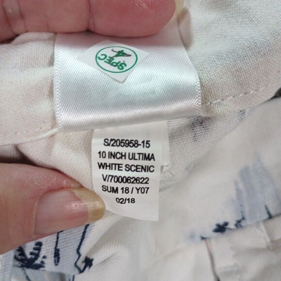 Old Navy Men's White Island Scenic Shorts 38 Ultimate Slim Built-in Flex NWT - Picture 10 of 15